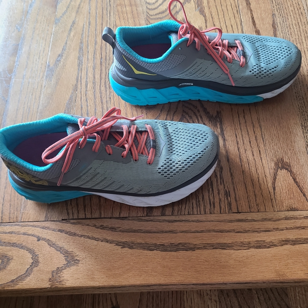 Hoka One One, Arahi 3, size 9, womens